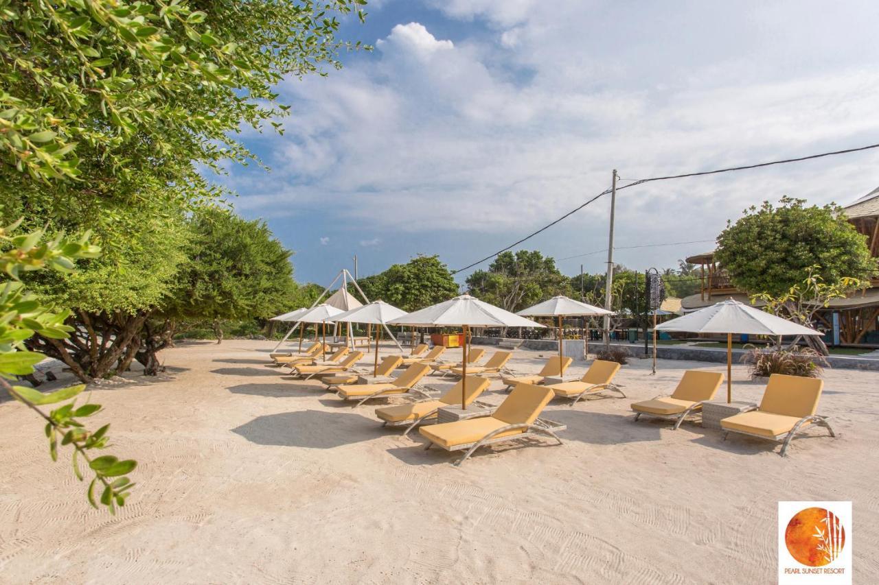 Pearl Sunset Resort Gili Trawangan Bagian luar foto